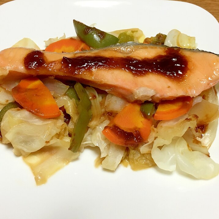 鮭と野菜の味噌蒸し焼き